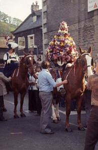 Castleton Garland